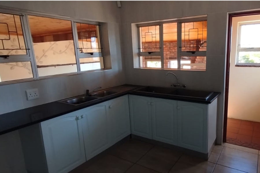 5 Bedroom Property for Sale in Fernglen Eastern Cape